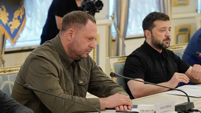 Андрій Єрмак (ліворуч) і Володимир Зеленський 