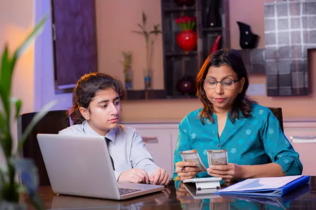 शिक्षणासाठीची गुंतवणूक