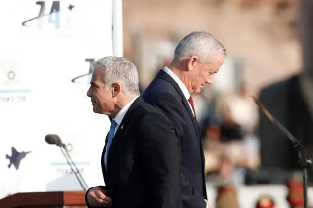 يائير لابيد يسارا وبيني غانتس يمينا، 28 ديسمبر/ كانون الأول 2022
