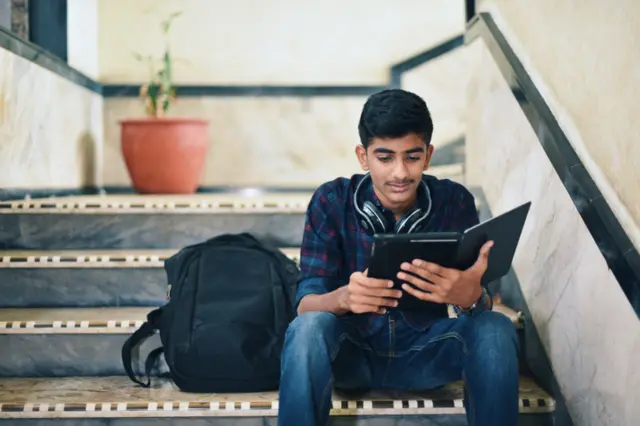 உயர்கல்வி, கம்ப்யூட்டர், தொழில்நுட்பம்