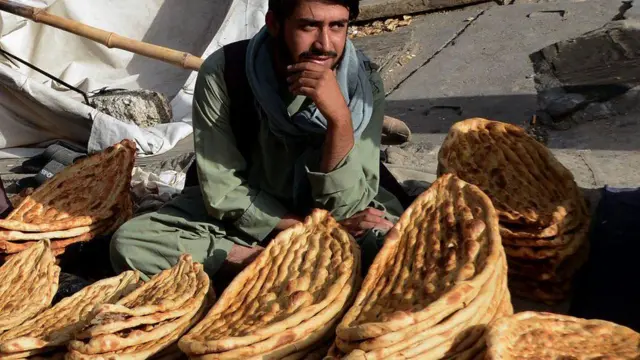 ዳቦ ዋና ምግብ በሆነባት አፍጋኒስታን ብዙዎች ለመግዛት እየተፈተኑ ነው 