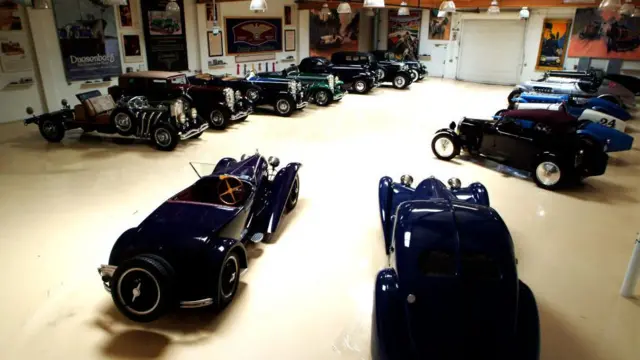 J﻿ay Leno'ya ait garajlardan birinin fotoğrafı