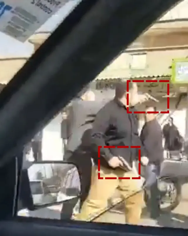 اسلحه کمری در دست نیروهای امنیتی در کرمانشاه - ۱۸ دی