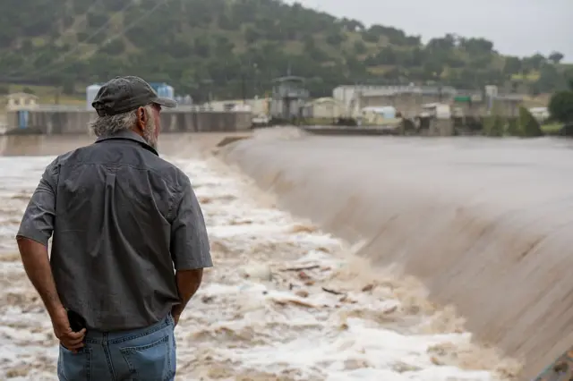 প্রচণ্ড বৃষ্টির কারণে আকস্মিক বন্যা 