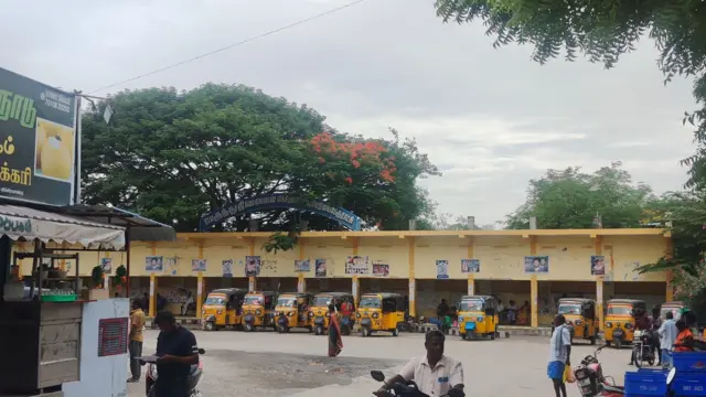 விக்கிரவாண்டி இடைத்தேர்தல்: 3 கட்சிகளின் அனல் பறக்கும் பிரசாரம், தேவைகளை பட்டியலிடும் தொகுதி மக்கள்