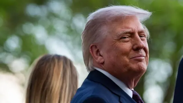 இரான் - அமெரிக்கா, அமெரிக்க கடற்படை முற்றுகை, ஹோர்மூஸ் நீரிணை, டிரம்ப்