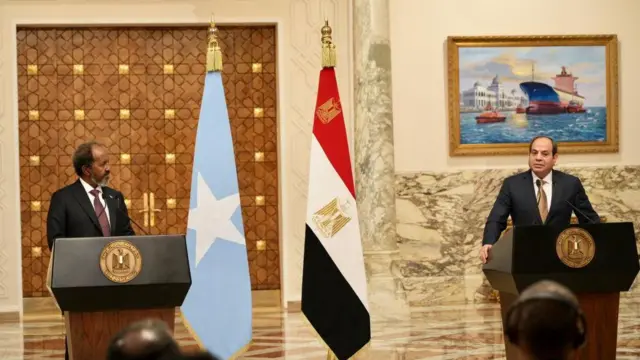 Pirezidaantiin Masirii Abdel Fattaa al-Siisii, pirezidaantii Somaaliyaa (bitaan) Kaayirootti simatan