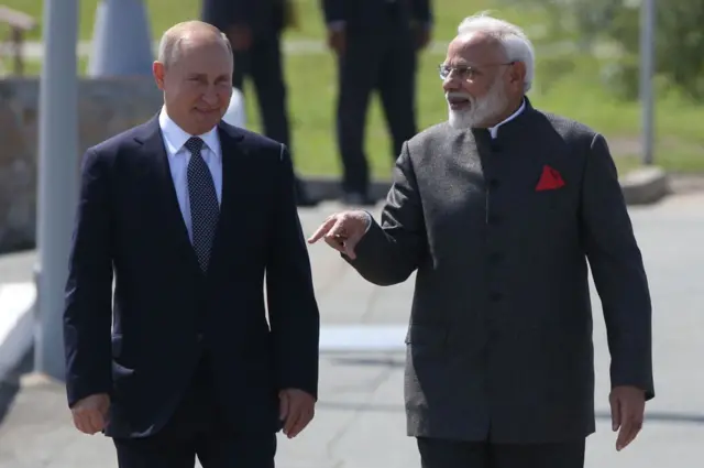 ২০১৯ সালে নরেন্দ্র মোদীর রাশিয়া সফরের সময় তোলা ছবি। 
