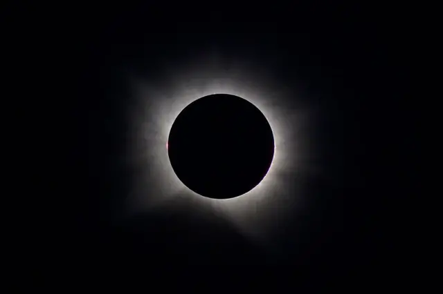 El eclipse total visto desde León, España.