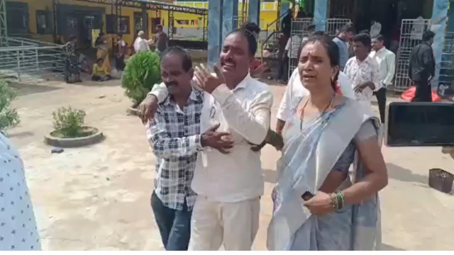 ఆలయంలో తొక్కిసలాట