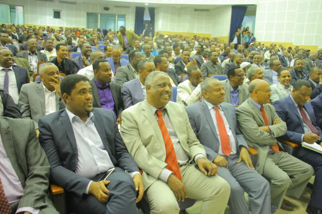 Suuraa aangawoota mootummaa fi abbootii qabeenyaa (hundeeffama W.A geejjiba qindaa'aa Odaa)