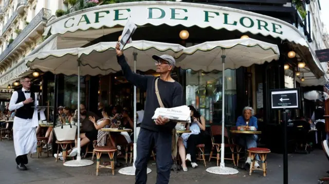 የ 72 ዓመቱ አዛውንት በአካባቢው ታዋቂ እና ተወዳጅ ነው
