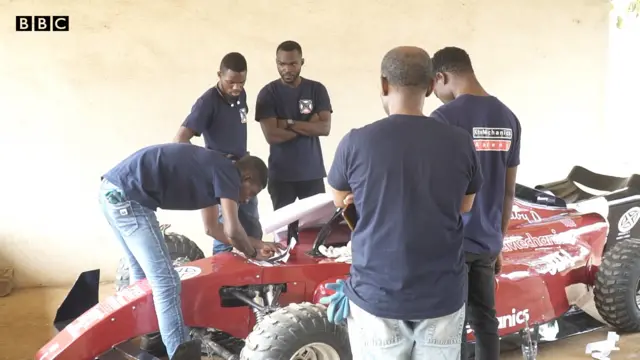 Awọn onimọẹrọ lẹnu iṣẹ