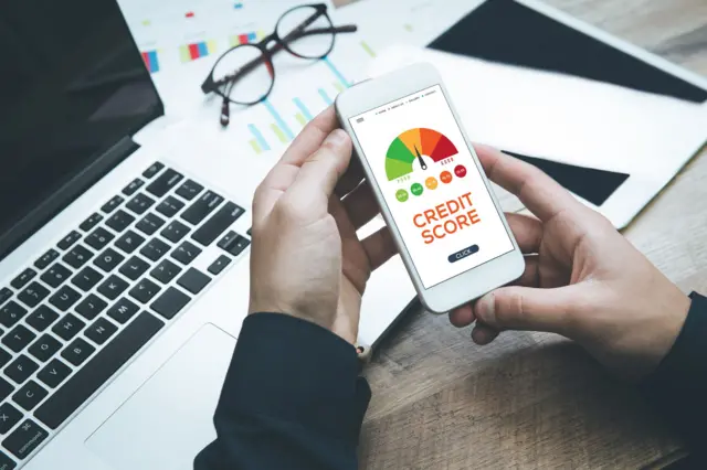 બીબીસી ગુજરાતી ક્રેડિટ સ્કોર સિબિલ ક્રેડિટ કાર્ડ લોન ફાઈનાન્સ બૅન્ક નાણાકીય પ્લાનિંગ ઈન્વેસ્ટર રોકાણકાર