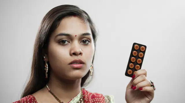 ગુજરાત, બીબીસી ગુજરાતી, જન્મદર, કપલ, બાળકો, બાળજન્મ દર, બાળમૃત્યુ દર, ફર્ટિલીટી, એસઆરએસ 2020નો રિપોર્ટ, મૉર્ડન ફેમિલી પ્લાનિંગ 