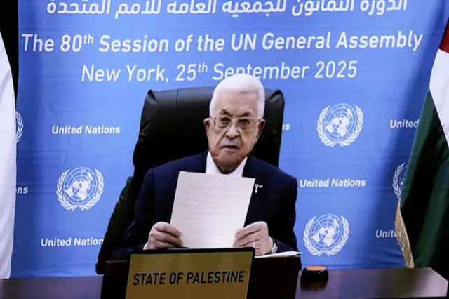 في كلمته أمام الجمعية العامة للأمم المتحدة، قال الرئيس الفلسطيني محمود عباس: "لا نريد دولة فلسطينية مسلحة"