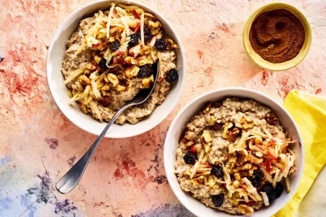 Le petit-déjeuner est un repas important pour les enfants car il leur permet d'emmagasiner de l'énergie pour leurs activités matinales.