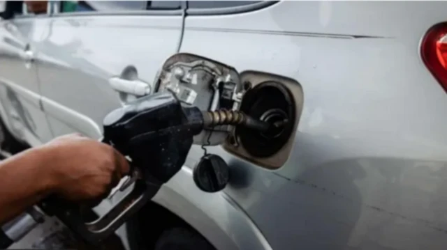 Aworan ọkọ to n ra epo