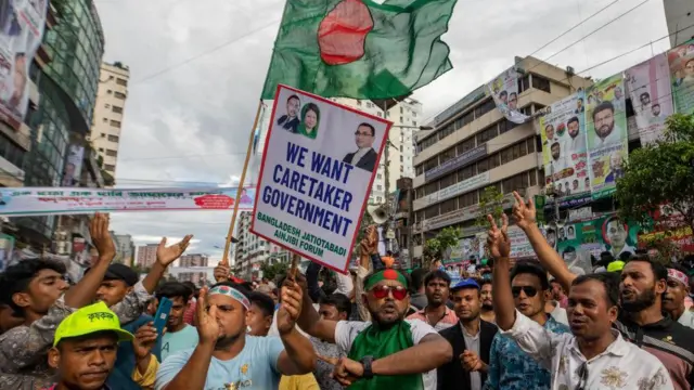 নির্দলীয় সরকারের অধীনে নির্বাচনের দাবিতে অনেক দিন ধরেই আন্দোলন করছে বিএনপি। 