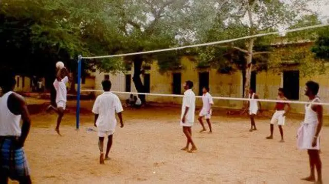 சேலம் சிறை சாராயம் தயாரித்த கைதி