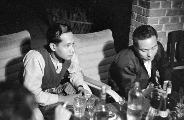 ဦးဗဆွေ၊ ဗိုလ်ချုပ်နေဝင်းတို့ ရုပ်ပုံလွှာတွေကို ရေးခဲ့