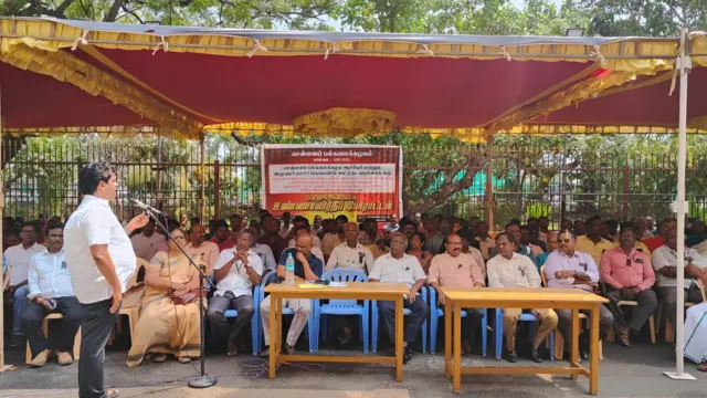 சென்னைப் பல்கலைக்கழகத்தின் வங்கிக் கணக்குகள் முடக்கப்பட்டது ஏன்?