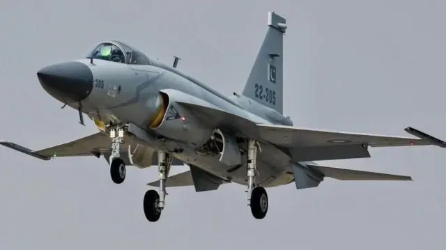 ஜேஎஃப்-17 தண்டர் பிளாக்-3 விமானம் 