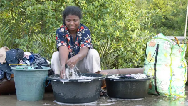 krisis air bersih, asmat, agats, papua selatan, antri air bersihri 