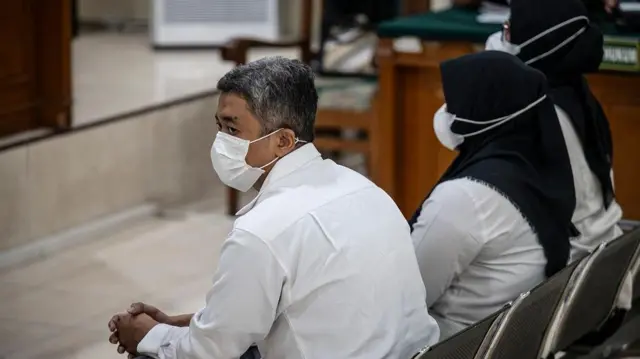 Terdakwa kasus dugaan perundungan Program Pendidikan Dokter Spesialis (PPDS) Universitas Diponegoro (UNDIP) divonis lebih rendah dari tuntutan jaksa penuntut umum.