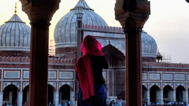 वक़्फ़ बोर्ड के मुस्लिम सदस्यों में महिला सदस्य को शामिल करने के प्रावधान से मुस्लिम जगत के कई विद्वानों को कोई आपत्ति नहीं है