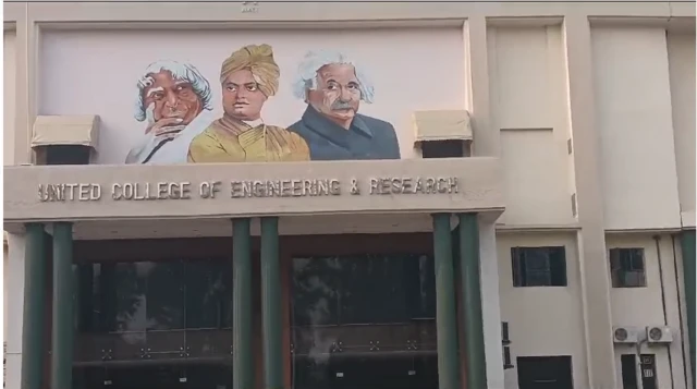 लारेब इसी कॉलेज में पढ़ते थे