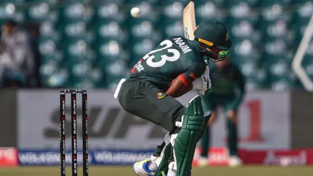 ব্যাটসম্যানদের শট সিলেকশন নিয়ে উঠেছে প্রশ্ন