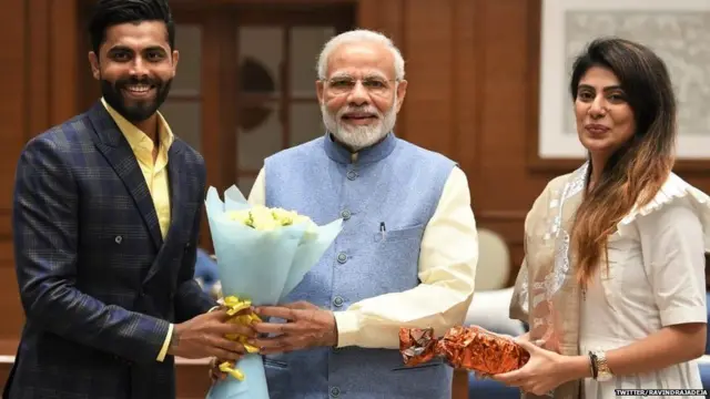 રીવાબા જાડેજાના ભાજપમાં જોડાયા બાદ વડા પ્રધાન નરેન્દ્ર મોદીને પણ મળ્યા