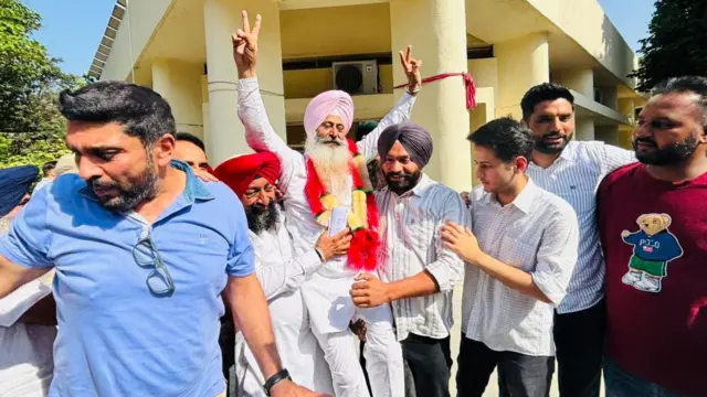 ਜੇਤੂ ਆਜ਼ਾਦ ਉਮੀਦਵਾਰ ਪਰਮਜੀਤ ਸਿੰਘ ਕਾਹਲੋਂ