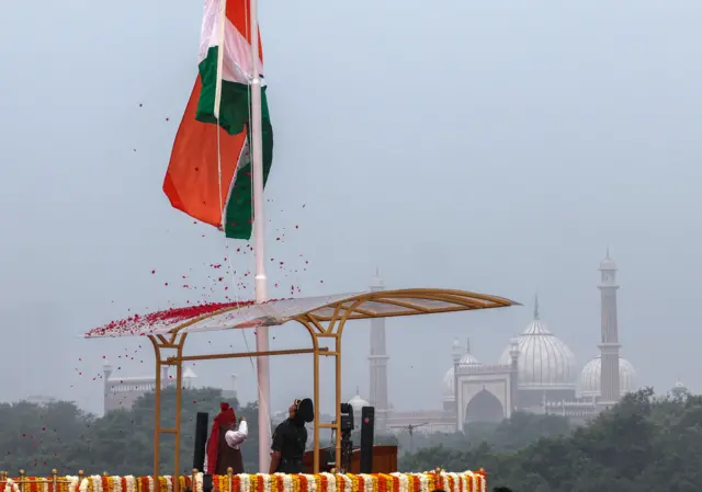 भारतीय स्वतन्त्रता दिवसमा लाल किल्लामा प्रधानमन्त्री नरेन्द्र मोदी