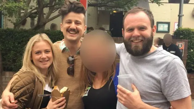 ஆஸ்திரேலியா: நாட்டையே உலுக்கிய டீப் ஃபேக் மோசடி - பெண்களிடம் நெருங்கிப் பழகி துரோகம் செய்த நபர்