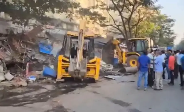 மும்பை: மீரா சாலையில் இஸ்லாமியர்களின் கடைகளை நொறுக்கிய அரசின் புல்டோசர்கள் - என்ன நடந்தது?