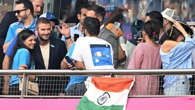 সেমিফাইনালের এই ম্যাচ দেখতে মাঠে ছিলেন সাবেক ফুটবল তারকা ডেভিড বেকহ্যাম