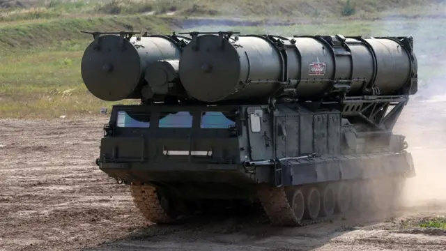 S-300 füze savunma sistemleri.