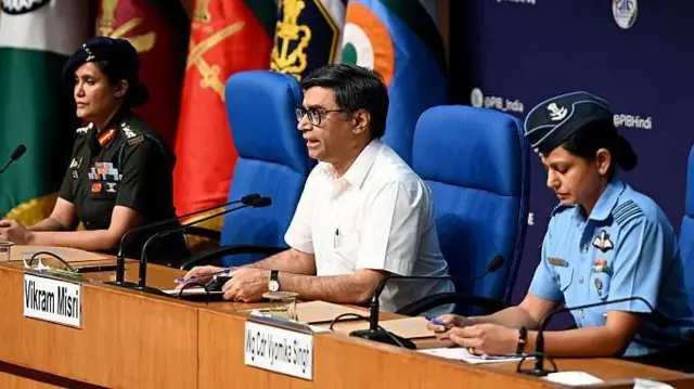 भारत-पाकिस्तान संघर्षादरम्यान, विक्रम मिस्री हे सतत सरकारची बाजू माध्यमांसमोर मांडत आहेत.