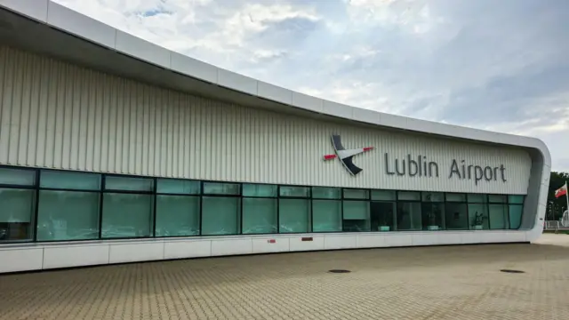 Budynek lotniska w Lublinie