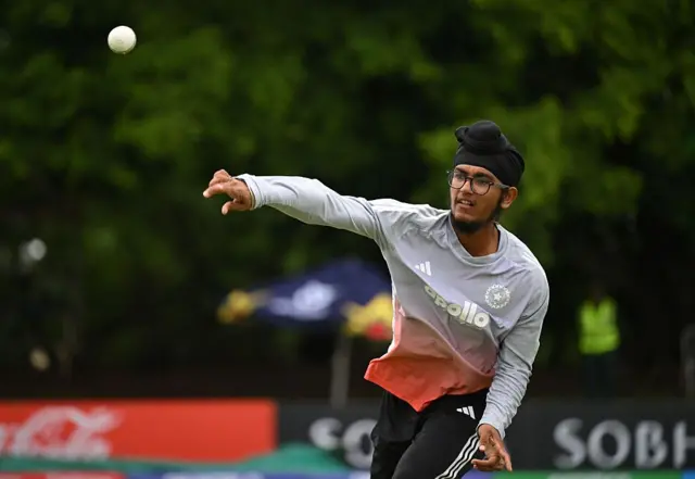 આઈસીસી અંડર 19 વર્લ્ડ કપનો કાર્યક્રમ, U 19ભારતની ક્રિકેટ ટીમ, હેનિલ પટેલ, વેદાંત ત્રિવેદી, ખિલન પટેલ તથા હરવંશ પંગલિયા કોણ છે, ભારતની ટીમ, બીબીસી ગુજરાતી 