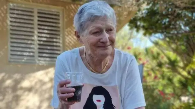 85-річна Яффа Адар стала в Ізраїлі уособленням гідності та холоднокровності перед нападниками.