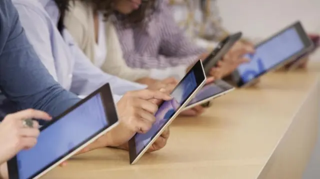 பைஜு'ஸ்: உச்சம் தொட்ட பின்னர் சிக்கலில் சிக்கிய கதை