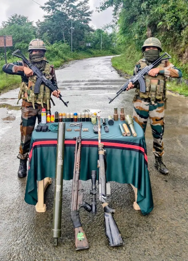 စက်တင်ဘာ ၁၉ ရက်တုန်းက မဇိုရမ်ပြည်နယ်ထဲ လက်နက်ခဲယမ်းတချို့ ဖမ်းဆီးမှုလို့ အာသံရိုင်ဖယ်တပ်ရဲ့ထုတ်ပြန်ချက် (ပုံဟောင်း)