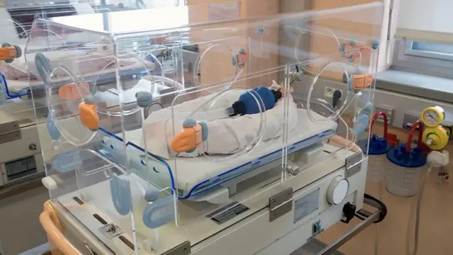 وروستي معلومات ښیي چې ان د ۲۲ اونیو د میندوارۍ ۳۰٪ ناروغان ژوندي پاتې کېږي که جدي پاملرنه ورته وشي (کریډیټ: ګیټي امیجز)