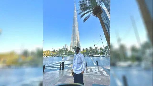 Awwaluu fi Burj Kaliifaa walbiratti