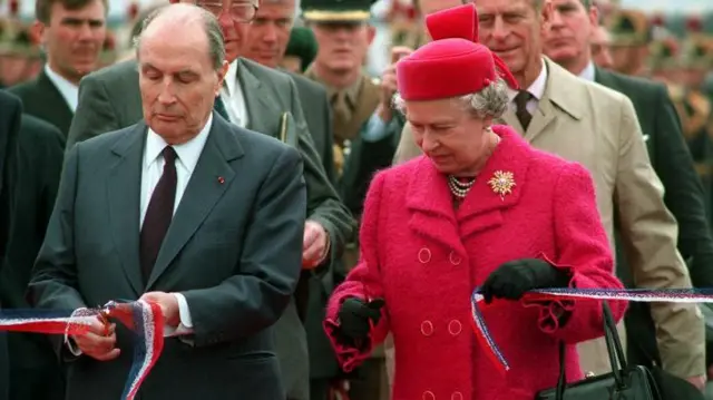 ملکه و میتران 1994