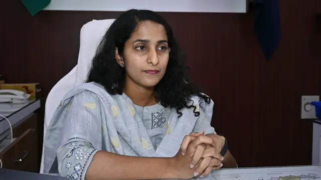 సబ్ కలెక్టర్ తిరుమాణి శ్రీపూజ