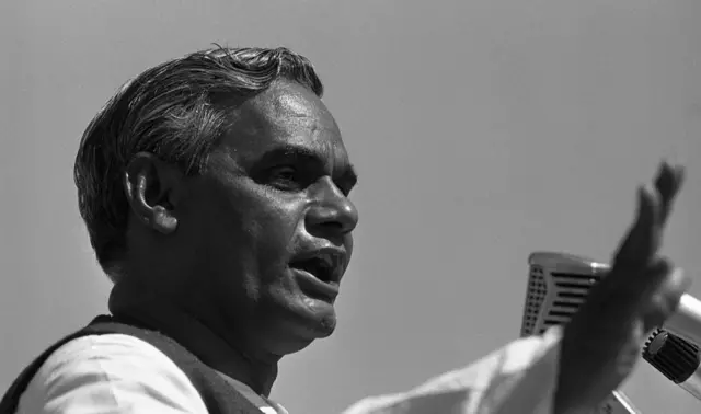 वाजपेयींनी इंदिरा गांधींना 'दुर्गा' का म्हटलं?